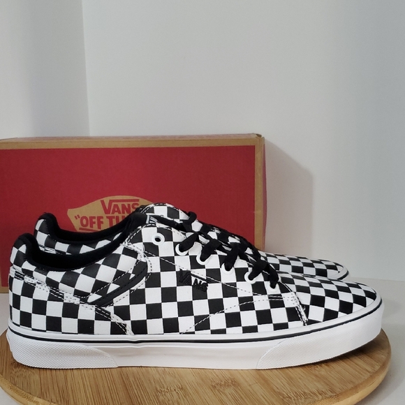 Vans Seldan Men's Checkerboard Black/ White Sneakers Size 12 VN000CT3BA2 NIB - Picture 1 of 11